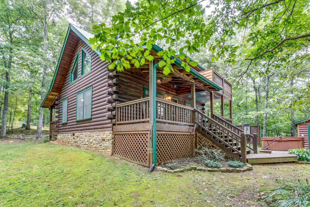 Bear Foot Ridge Retreat  Rental Cabin