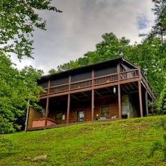 Sugar Creek Retreat-Hot Tub,Creek Front,Pool Table