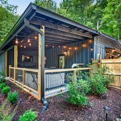 Hillside Hideaway | Fire pit, Hot Tub, & Grill