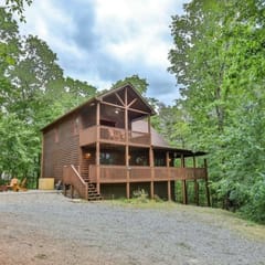 Sweet Retreat | Mtn Views | Hot Tub | Pet Friendly
