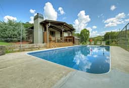 Harper House-Outdoor Fireplace, Private Bathrooms - Image 2