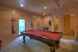 Sugar Creek Retreat-Hot Tub,Creek Front,Pool Table - Image 3