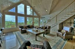 Champagne Chalet- MTN Views, Hot Tub, Secluded - Image 5