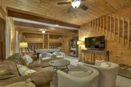 Troutlandia|Pet Friendly, Fish From Cabin, Hot Tub - Image 2
