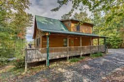 Treetops | Hot Tub | Fire Pit | Pool Table - Image 2
