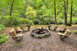 Go Fish | Creek Front | Pool Table | Fire Pit - Image 3