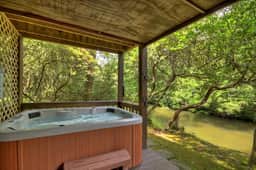 Gone Fish Inn| Creek Frontage| Hot Tub| Pool Table - Image 4