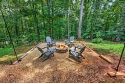 Squirrels Hideaway | Fire Pit | MTN Views - Image 5