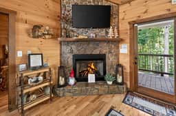 Squirrels Hideaway | Fire Pit | MTN Views - Image 4