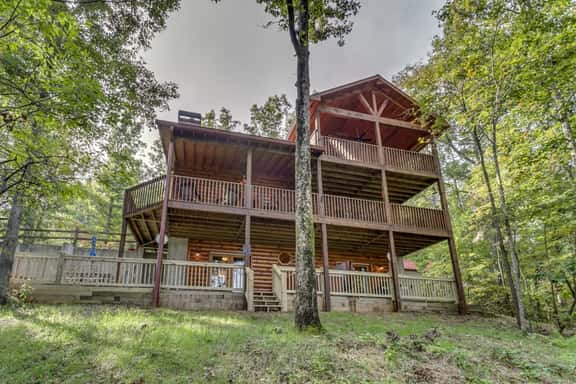 Country Dreams-Near Ocoee River, Hot Tub, Fire Pit - Image 1