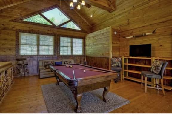 Fox Run Lodge- Hot Tub, Pool Table, Fire Pit - Image 5