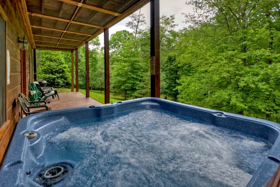 Sugar Creek Retreat-Hot Tub,Creek Front,Pool Table - Image 4