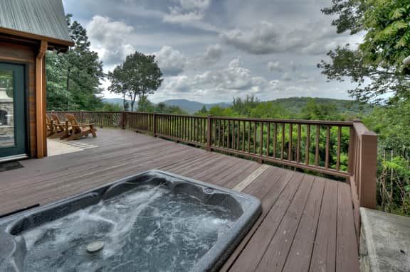 Champagne Chalet- MTN Views, Hot Tub, Secluded - Image 3
