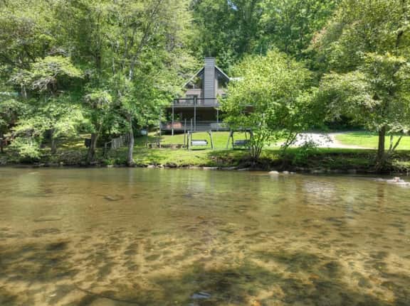 Troutlandia|Pet Friendly, Fish From Cabin, Hot Tub - Image 3