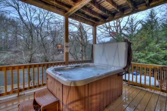 Troutlandia|Pet Friendly, Fish From Cabin, Hot Tub - Image 4