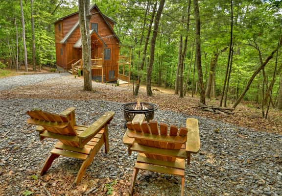 Hoot Owl Cottage-Fire Pit, Hot Tub, Charcoal Grill - Image 5