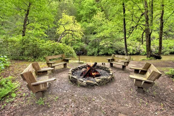 Go Fish | Creek Front | Pool Table | Fire Pit - Image 3