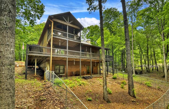 Three Cubs Cottage | Pet Friendly | Fire Pit | - Image 1