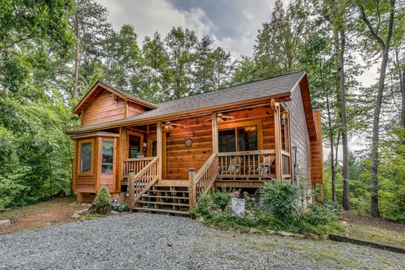Dogwood Cabin- Hot Tub, Outdoor Fireplace, Grill - Image 1