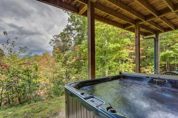 Treetops | Hot Tub | Fire Pit | Pool Table - Image 1