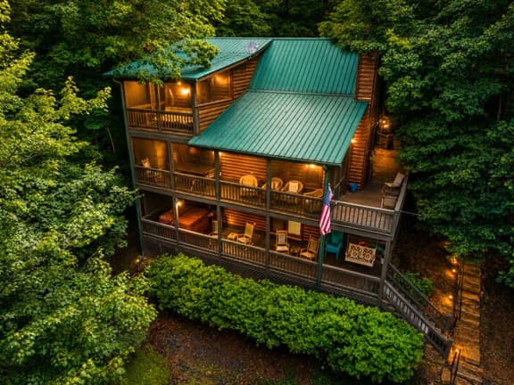 Wild Water Lodge-Hot Tub,Fish From Cabin,PoolTable - Image 1