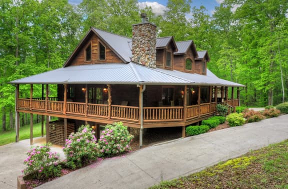 Hidden Creek- Trail to Creek, Hot Tub, Pool Table - Image 1